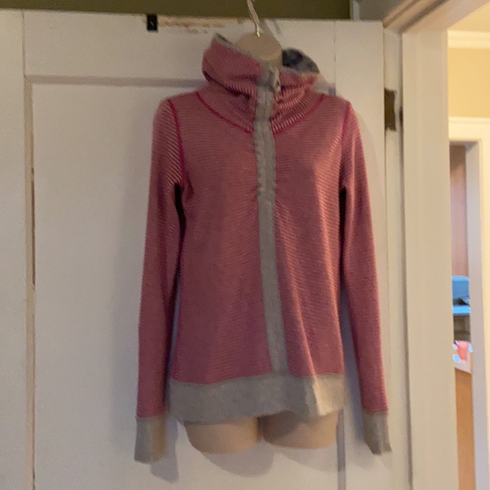 Lululemon In A Cinch LS Tee- Reversible